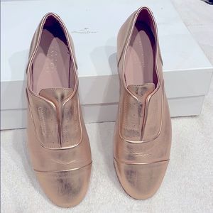 Barneys flats slip on shinny  pink